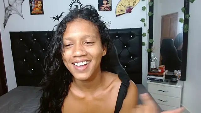 Luna_Ebony_'s Live XXX Chat