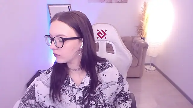 Emily_tender Adlı Modelin Canlı XXX Sohbeti