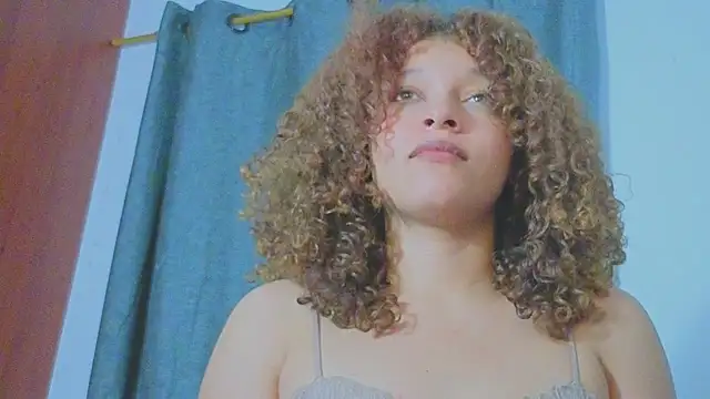 Chat +18 de Ada_gales_ ao vivo