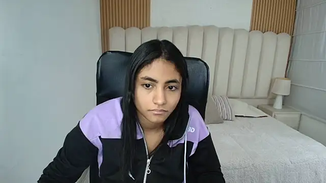 Онлайн чат XXX shaneelle