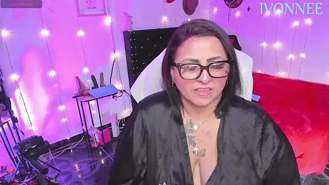 Ivonnee__ Live XXX Chat