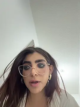 MartinaSooler Adlı Modelin Canlı XXX Sohbeti