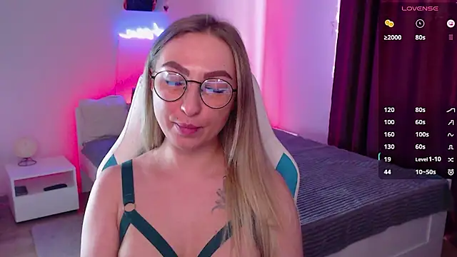 Bunny_Butt_ 现场XXX聊天