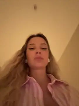 Girl_Mia Live XXX-chat