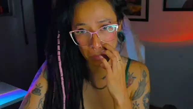 Lucia_Ilich9のライブXXXチャット