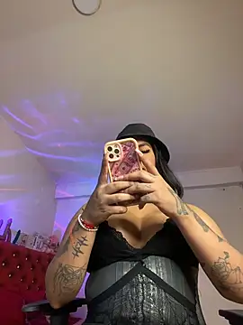 bywandaのライブXXXチャット