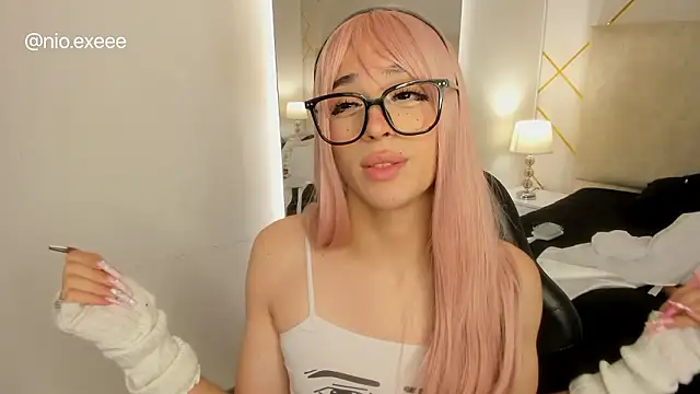 Nioki_ élő XXX-chatje