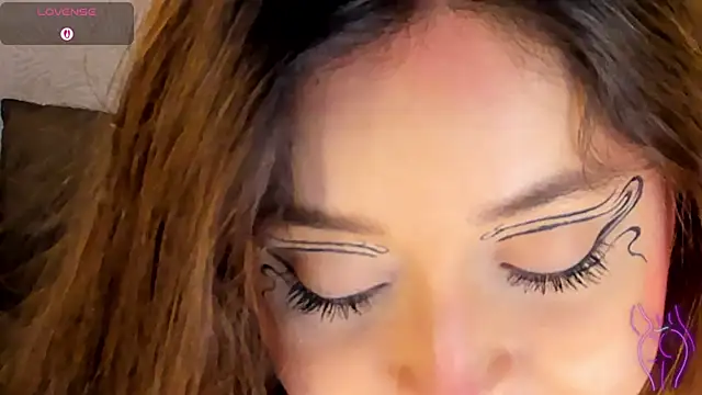 MiaKay1: απευθείας συνομιλία ΧΧΧ