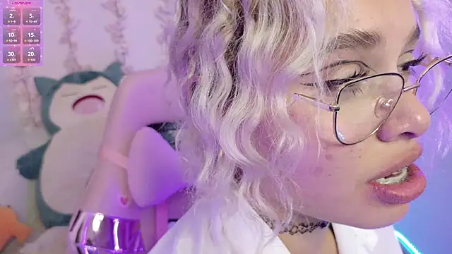 Haelycute Chat XXX live