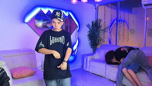 Houseofwarrios Chat XXX live