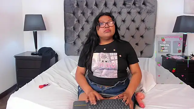 Chat +18 de Kiri_Black_ ao vivo