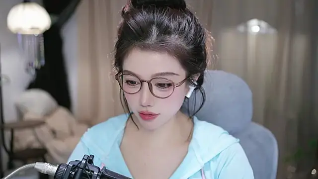 Cecily Chat XXX live