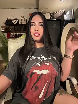 Show modela BigDominaMia na web-kameri