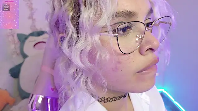 Haelycute élő XXX-chatje