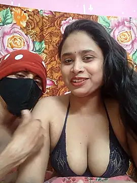 Seducing_couple Show in webcam
