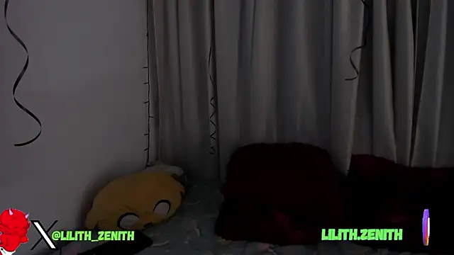 Lilith_Zenith_: απευθείας συνομιλία ΧΧΧ