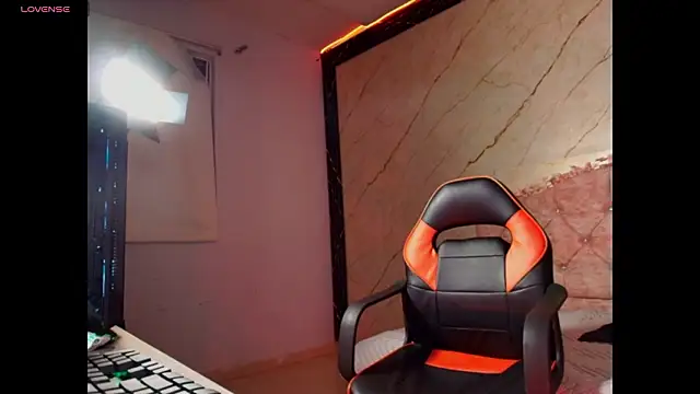 Вебкам-шоу monserrat_petite