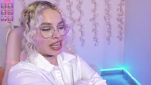 Haelycute Chat XXX live