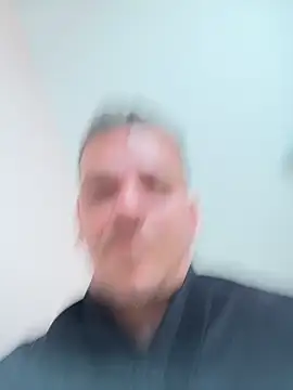 Pokazy przed kamerką – Huge_cock22cm