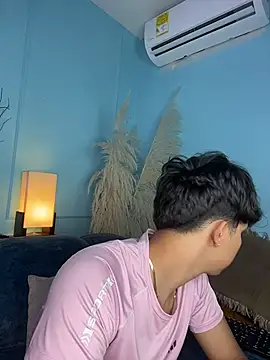 Leo_Savage_: διαδικτυακό σόου στην κάμερα