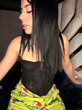 Laura-Khalifa's Live XXX Chat