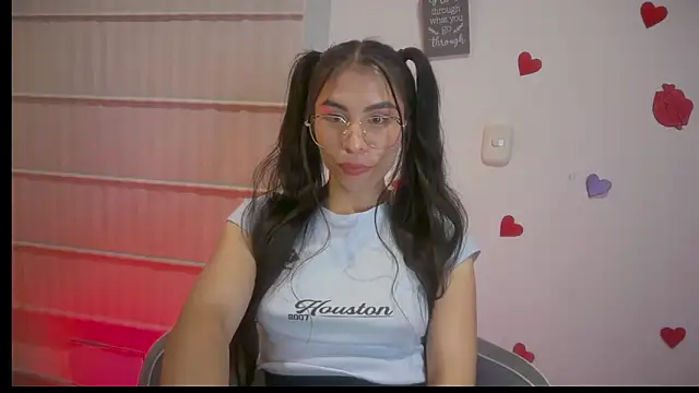 sasha_jonne Adlı Modelin Canlı XXX Sohbeti