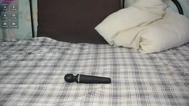 HollieCollelo Chat XXX live