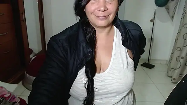 vivian-milf Adlı Modelin Canlı XXX Sohbeti