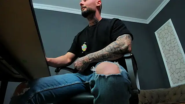 BrianHunts: онлайн-секс-чат