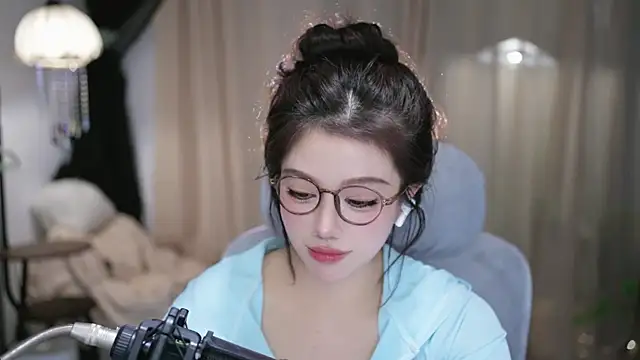 XXX chat uživo modela Cecily