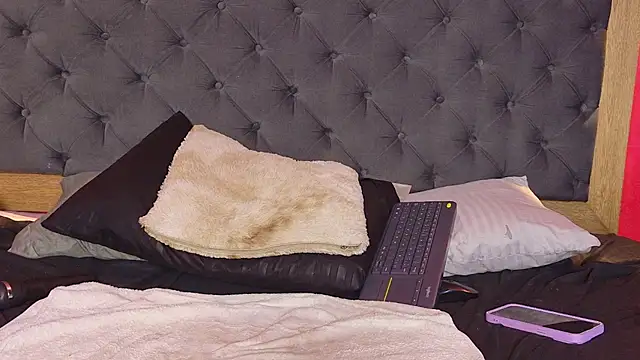 Chat +18 de YayaHilton ao vivo