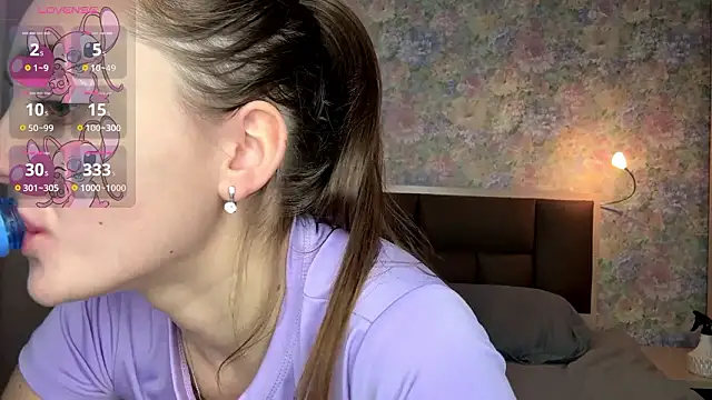 LoraDavi Chat XXX live