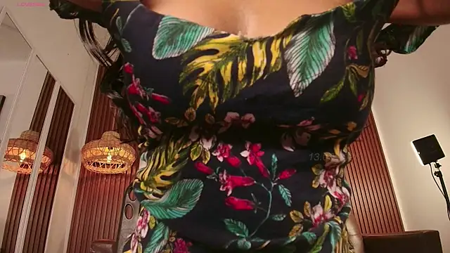 Alice-blaker 即時 XXX 聊天