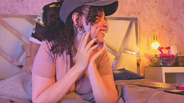 Chat XXX en directo de Benny_and_Mark