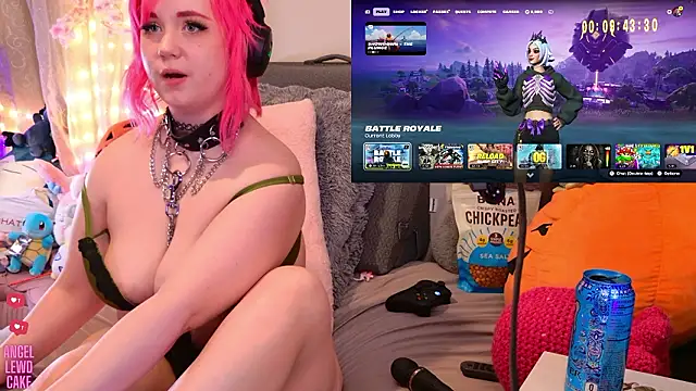 Angel-Lewd-Cake: онлайн-секс-чат