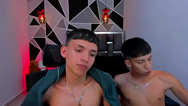 Show modela Juan_Nd_Steven na web-kameri