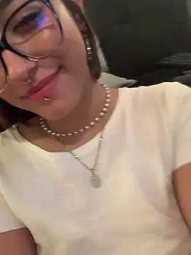 Chat +18 de LilithMonette ao vivo