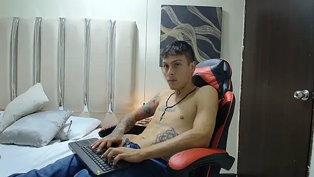 Ethan_Wolfe's Live XXX Chat