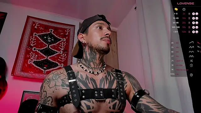 TigerStripes1_ Live XXX Chat