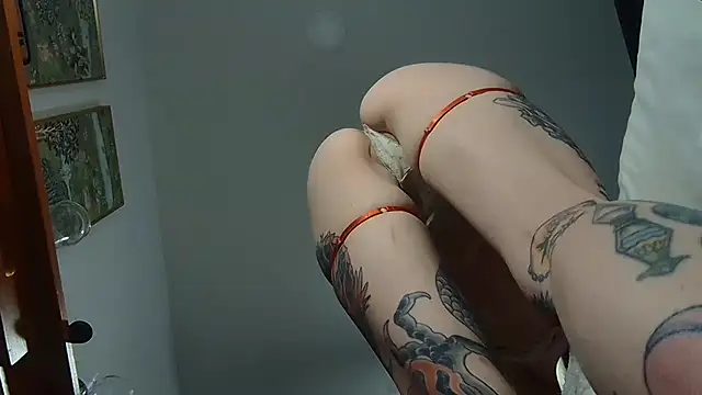 lavender_spits' Live XXX Chat