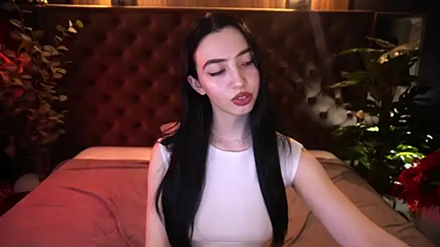 WildKittenX_ Adlı Modelin Canlı XXX Sohbeti