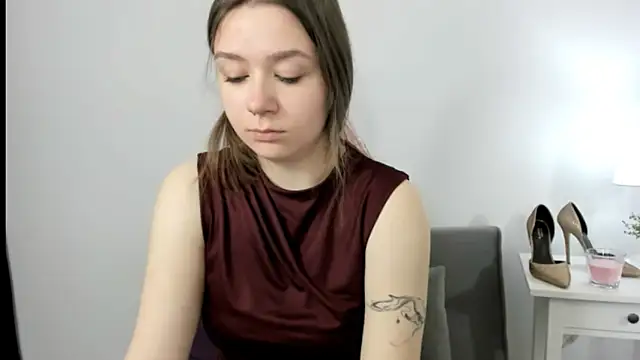 KatySensualy Adlı Modelin Canlı XXX Sohbeti