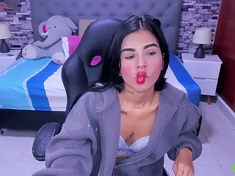 Chat +18 de Mia_Lover_ ao vivo