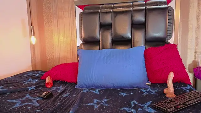 Chatroom XXX en direct de DaphneBlacke