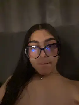 Show modela valendoll na web-kameri