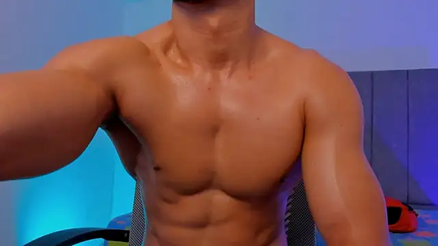 Adonys_Lewis_ Adlı Modelin Canlı XXX Sohbeti