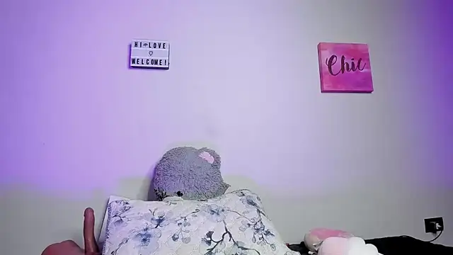 ViolettM Adlı Modelin Canlı XXX Sohbeti