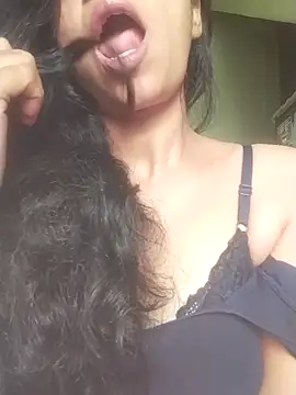 Shuttii_25's Live XXX Chat