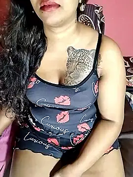 Sexy-Monikaa Adlı Modelin Canlı XXX Sohbeti