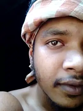 Show modela GlossyBuddy13 na web-kameri